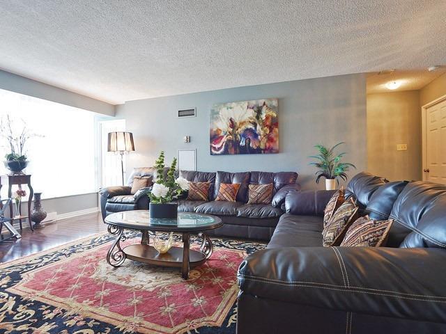 1003 - 250 Webb Dr, Condo with 2 bedrooms, 2 bathrooms and 2 parking in Mississauga ON | Image 5