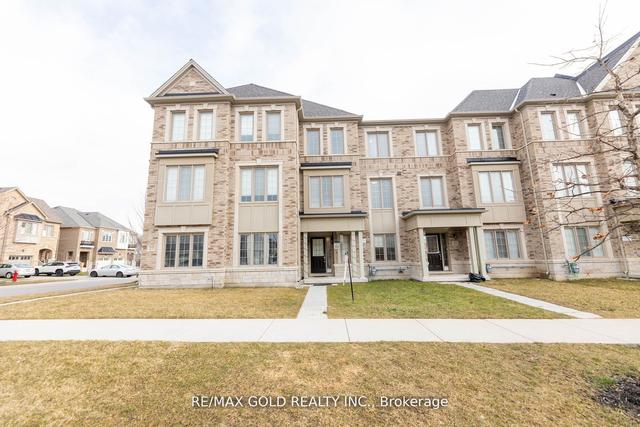 25 Temple Manor Rd, House attached with 4 bedrooms, 3 bathrooms and 3 parking in Brampton ON | Image 1