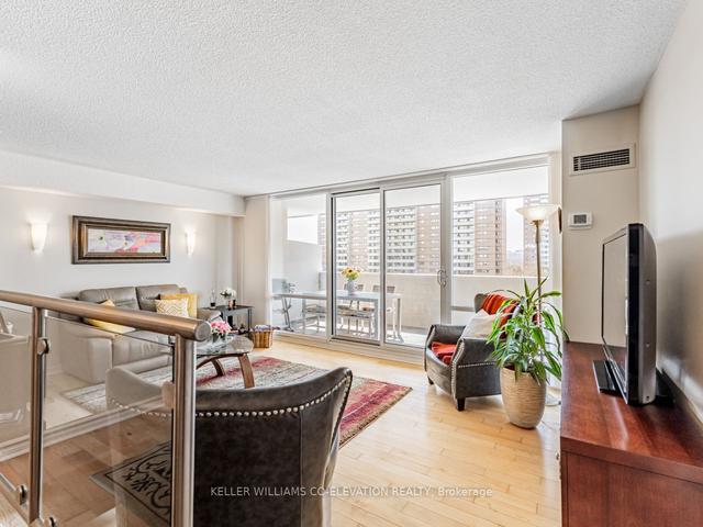 805 - 270 Scarlett Rd, Condo with 2 bedrooms, 2 bathrooms and 1 parking in Toronto ON | Image 2