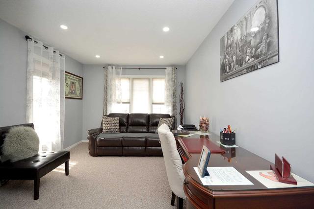 36 Lancewood Cres, Townhouse with 3 bedrooms, 3 bathrooms and 2 parking in Brampton ON | Image 11