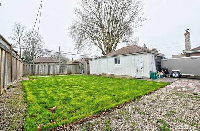 main - 1135 Cloverdale St, House detached with 3 bedrooms, 1 bathrooms and 2 parking in Oshawa ON | Image 11