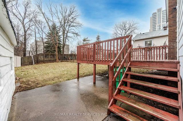 134 John St, House detached with 3 bedrooms, 2 bathrooms and 3 parking in Brampton ON | Image 32