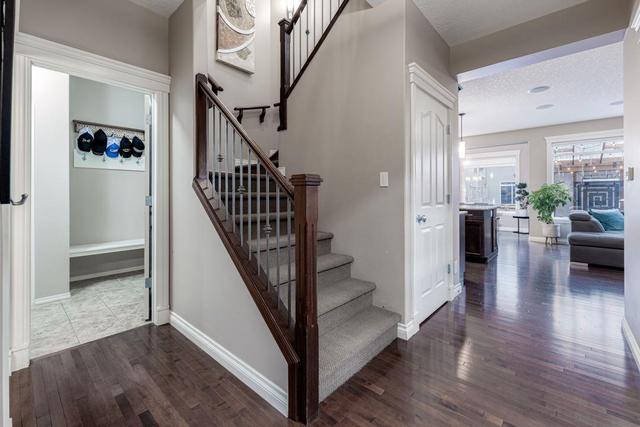 144 Aspenshire Crescent Sw, House detached with 5 bedrooms, 4 bathrooms and 2 parking in Calgary AB | Image 4