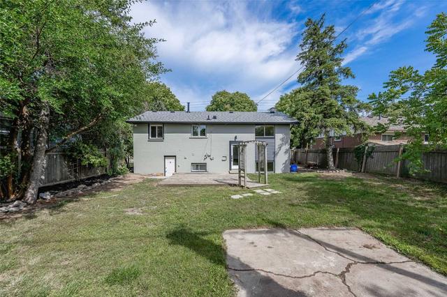 694 Upper Ottawa St, House detached with 2 bedrooms, 2 bathrooms and 3 parking in Hamilton ON | Image 17