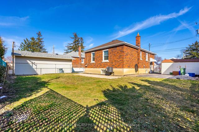 208 East 32nd St, House detached with 3 bedrooms, 2 bathrooms and 4 parking in Hamilton ON | Image 18