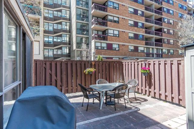 th7 - 89 Mccaul St, Townhouse with 3 bedrooms, 3 bathrooms and 0 parking in Toronto ON | Image 18