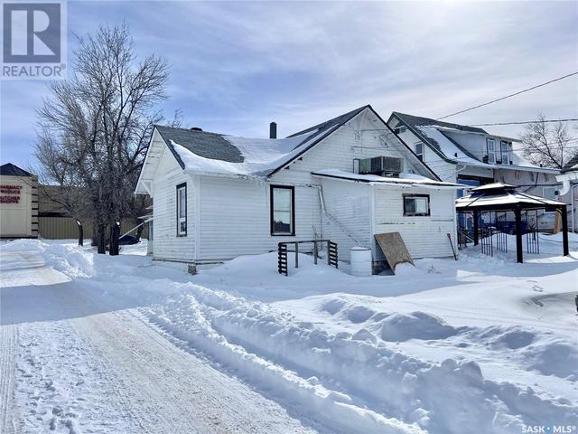 111 4th Avenue W, House detached with 3 bedrooms, 2 bathrooms and null parking in Rosetown SK | Image 23