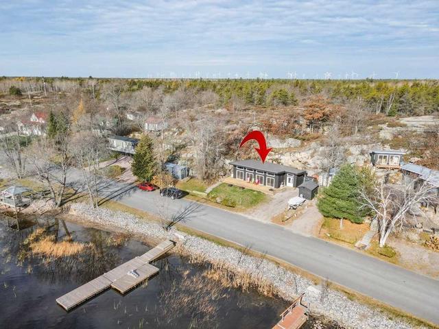 1083 Riverside Dr, House detached with 2 bedrooms, 1 bathrooms and 4 parking in Parry Sound, Unorganized, Centre Part ON | Image 12