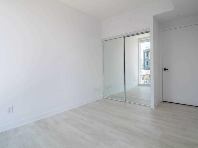 n702 - 35 Rolling Mills Rd, Condo with 3 bedrooms, 2 bathrooms and 1 parking in Toronto ON | Image 4