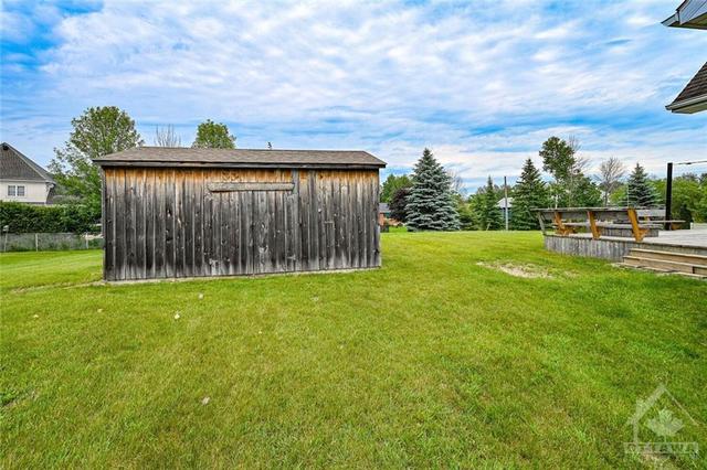 33 Tudor Circle, House detached with 3 bedrooms, 2 bathrooms and 8 parking in Rideau Lakes ON | Image 24