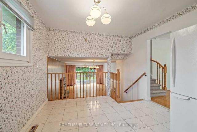 36 Angora St, House detached with 3 bedrooms, 3 bathrooms and 3 parking in Toronto ON | Image 9