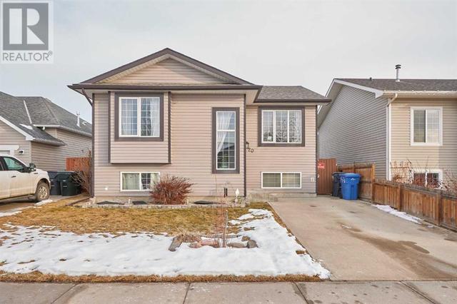 20 Vista Place Se, House detached with 3 bedrooms, 2 bathrooms and 7 parking in Medicine Hat AB | Image 1