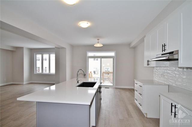 212 Pursuit Terrace, House detached with 3 bedrooms, 4 bathrooms and 4 parking in Ottawa ON | Image 11
