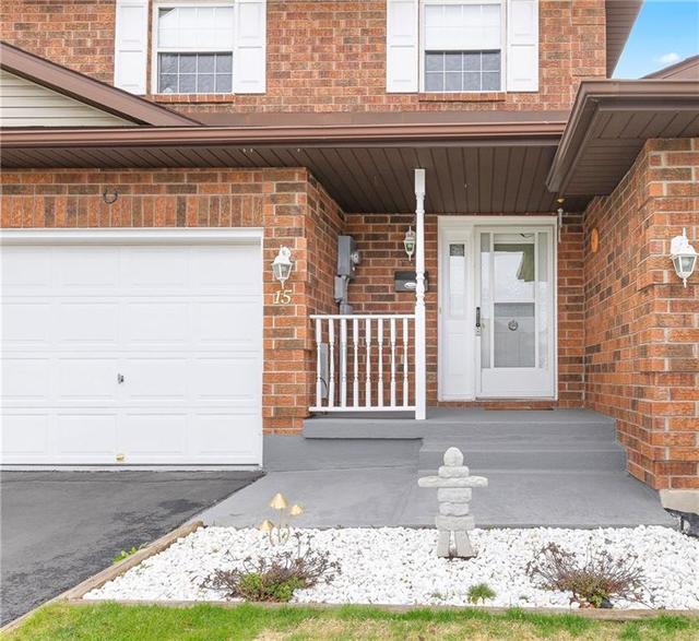 15 Wilmot Young Place, Townhouse with 3 bedrooms, 2 bathrooms and 2 parking in Brockville ON | Image 1