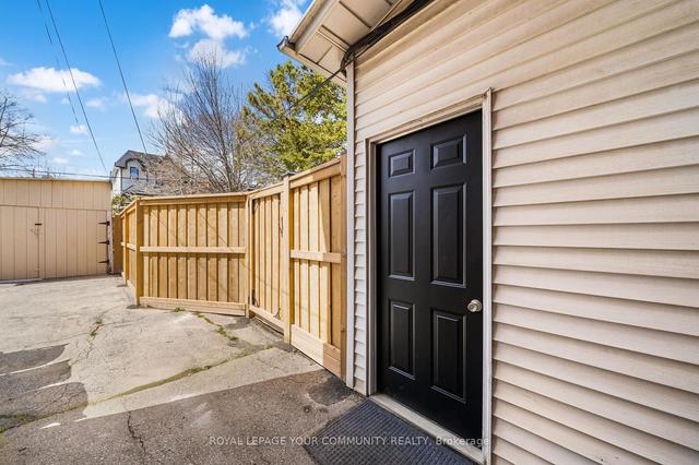 70 Fifth St, House detached with 2 bedrooms, 3 bathrooms and 1 parking in Toronto ON | Image 10