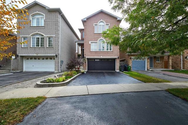 15 Richwood St, House detached with 3 bedrooms, 4 bathrooms and 4 parking in Toronto ON | Image 1