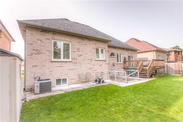 66 Canterbury Crt, House detached with 3 bedrooms, 4 bathrooms and 8 parking in Richmond Hill ON | Image 18