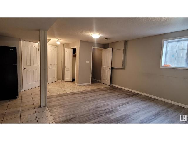 3203 26 Av Nw, House detached with 4 bedrooms, 3 bathrooms and null parking in Edmonton AB | Image 22