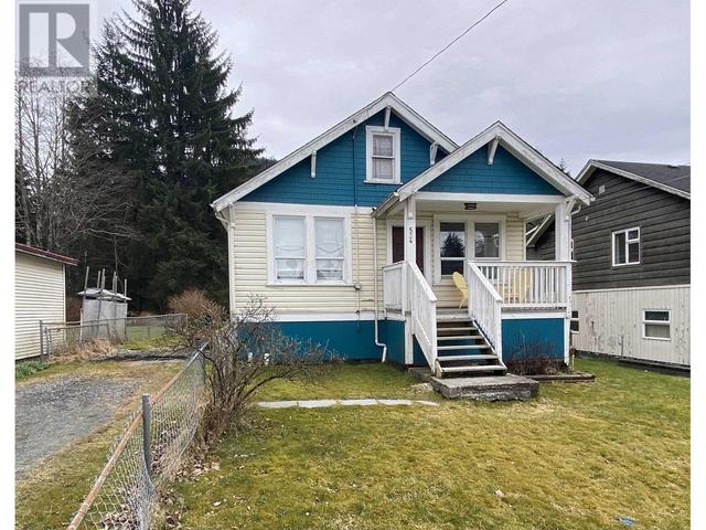 534 E 11th Avenue, House detached with 2 bedrooms, 1 bathrooms and null parking in Prince Rupert BC | Image 1