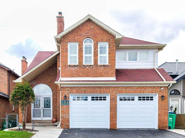 134 Lord Simcoe Dr, House detached with 4 bedrooms, 4 bathrooms and 4 parking in Brampton ON | Card Image