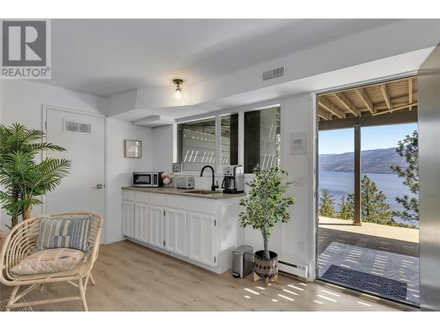 3943 Trepanier Heights Place, House detached with 5 bedrooms, 2 bathrooms and 8 parking in Peachland BC | Image 46