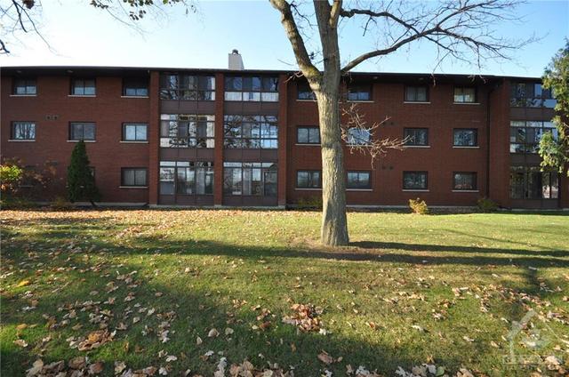 104 - 15 Findlay Avenue, Condo with 2 bedrooms, 1 bathrooms and 1 parking in Carleton Place ON | Image 2