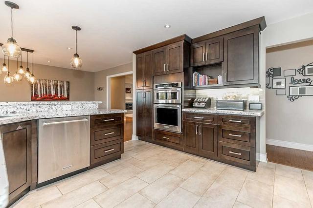 35 Hi View Dr, House detached with 4 bedrooms, 3 bathrooms and 10 parking in East Gwillimbury ON | Image 34