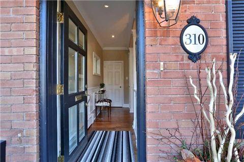 310 Glen Rd, House semidetached with 4 bedrooms, 4 bathrooms and 1 parking in Toronto ON | Image 2