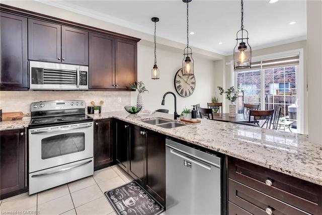 2486 Village Common Drive, House attached with 6 bedrooms, 4 bathrooms and 4 parking in Oakville ON | Image 8