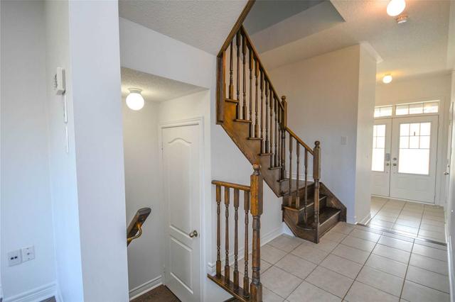66 Forsyth Cres, House attached with 3 bedrooms, 3 bathrooms and 3 parking in Barrie ON | Image 22