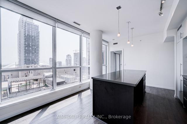 2205 - 8 Mercer St, Condo with 2 bedrooms, 2 bathrooms and 1 parking in Toronto ON | Image 2