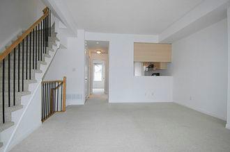 th35 - 11 Niagara St, Townhouse with 3 bedrooms, 2 bathrooms and 1 parking in Toronto ON | Image 2