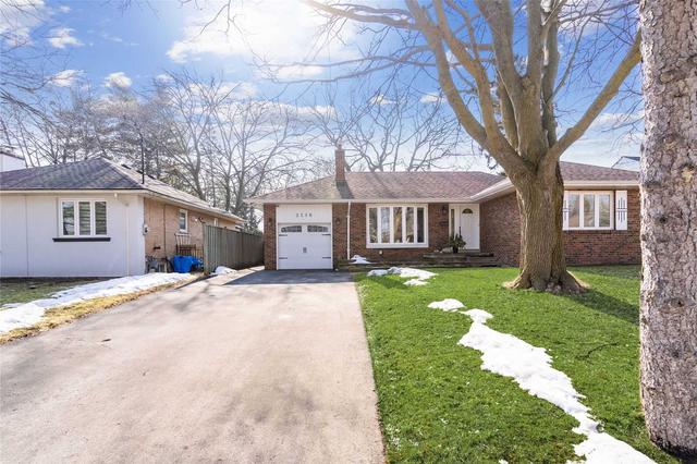 2116 Munden Rd, House detached with 3 bedrooms, 2 bathrooms and 4 parking in Mississauga ON | Image 1