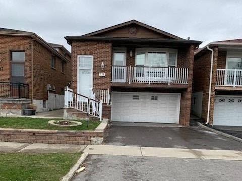 Upper - 211 Aberdeen Ave, House semidetached with 3 bedrooms, 1 bathrooms and 2 parking in Vaughan ON | Image 1