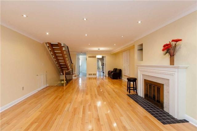 1025 Spadina Rd, House detached with 4 bedrooms, 5 bathrooms and 1 parking in Toronto ON | Image 4