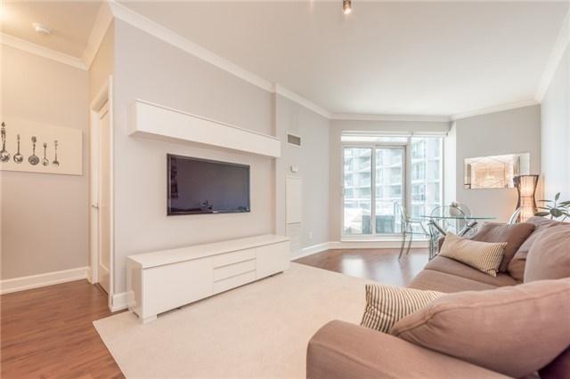 1001 - 2119 Lake Shore Blvd, Condo with 1 bedrooms, 1 bathrooms and 1 parking in Toronto ON | Image 2