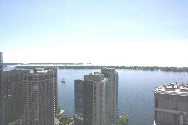 4305 - 10 York St, Condo with 2 bedrooms, 2 bathrooms and 1 parking in Toronto ON | Image 9