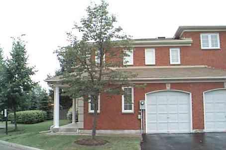 80 Mccallum Dr, Townhouse with 3 bedrooms, 3 bathrooms and 1 parking in Richmond Hill ON | Image 1