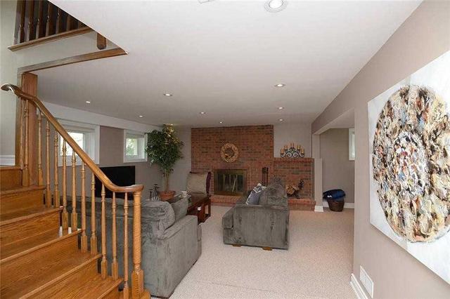 486 Sparling Cres, House detached with 3 bedrooms, 2 bathrooms and 2 parking in Burlington ON | Image 13