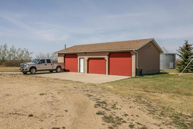 38118 Range Road 235, House detached with 4 bedrooms, 2 bathrooms and 8 parking in Red Deer County AB | Image 31