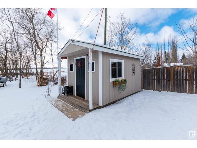 109 Thompson St, House detached with 4 bedrooms, 2 bathrooms and null parking in Camrose County AB | Image 40