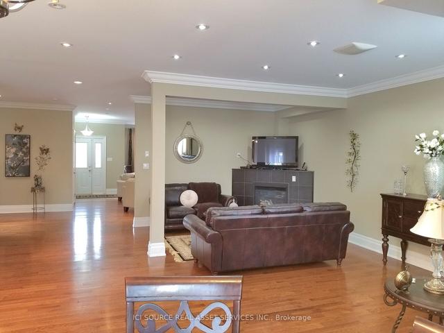 374 Beechgrove Dr, House detached with 4 bedrooms, 5 bathrooms and 3.5 parking in Toronto ON | Image 17