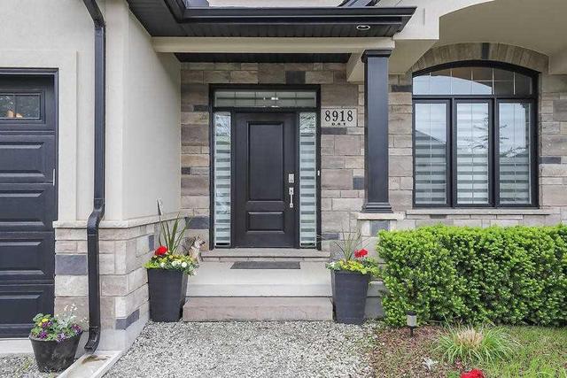 8918 Black Forest Cres, House detached with 3 bedrooms, 3 bathrooms and 4 parking in Niagara Falls ON | Image 2
