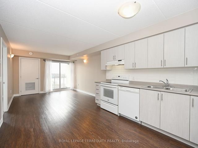 605 - 716 Main St E, Condo with 2 bedrooms, 2 bathrooms and 1 parking in Milton ON | Image 2