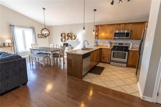 1008 Limestone Trail, House detached with 5 bedrooms, 2 bathrooms and 4 parking in Petawawa ON | Image 9