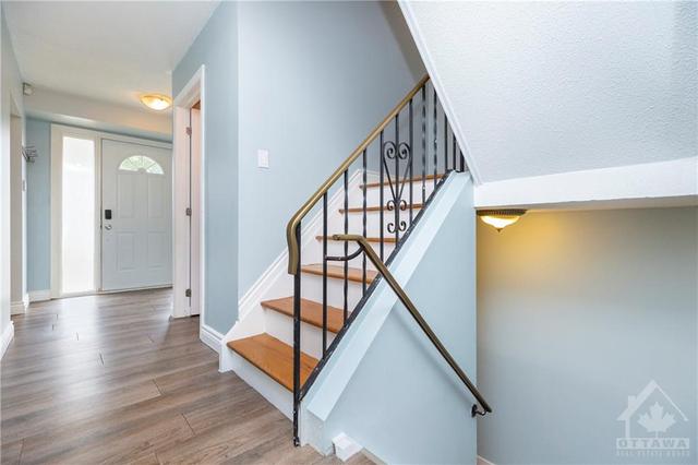 17 - 920 Dynes Road, Townhouse with 4 bedrooms, 2 bathrooms and 1 parking in Ottawa ON | Image 3