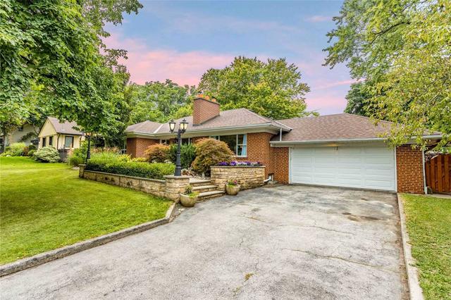 28 Guildcrest Dr, House detached with 3 bedrooms, 3 bathrooms and 8 parking in Toronto ON | Image 1