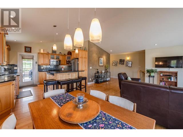 136 Westview Drive, House detached with 4 bedrooms, 3 bathrooms and 2 parking in Penticton BC | Image 7