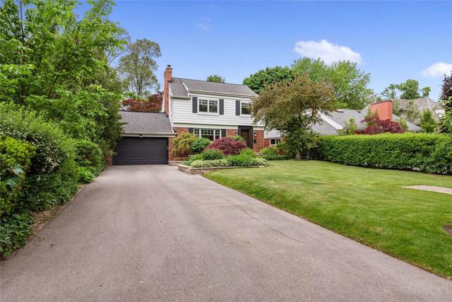 8 Edgevalley Dr, House detached with 3 bedrooms, 4 bathrooms and 5 parking in Toronto ON | Image 1