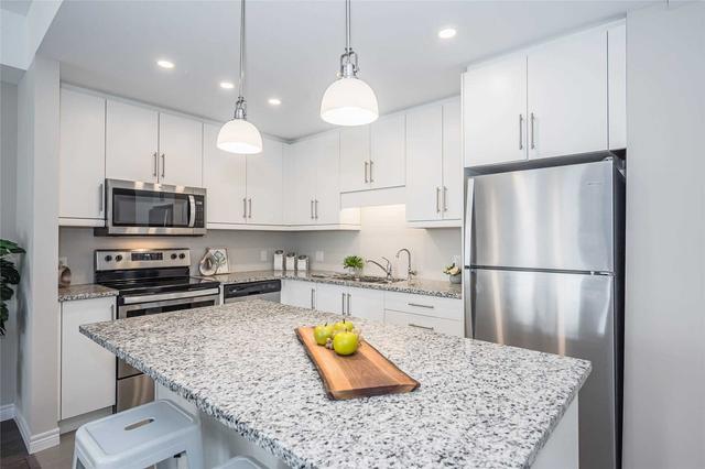 208 - 333 Gosling Gardens, Condo with 2 bedrooms, 2 bathrooms and 1 parking in Guelph ON | Image 9